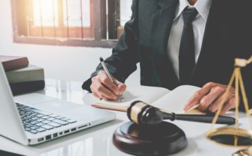 Understanding The Job Of An Oil And Gas Attorney